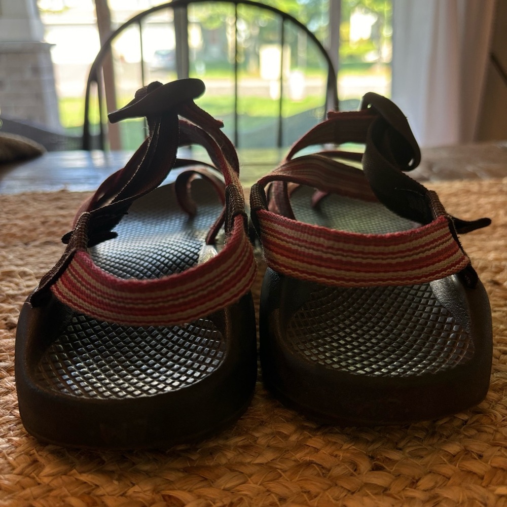Women's Chaco's‎ Z/2 classic sandals in size 7 red with brown sole - Picture 2 of 8